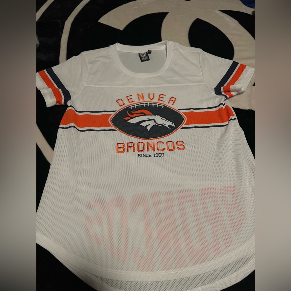 Women’s bronco top